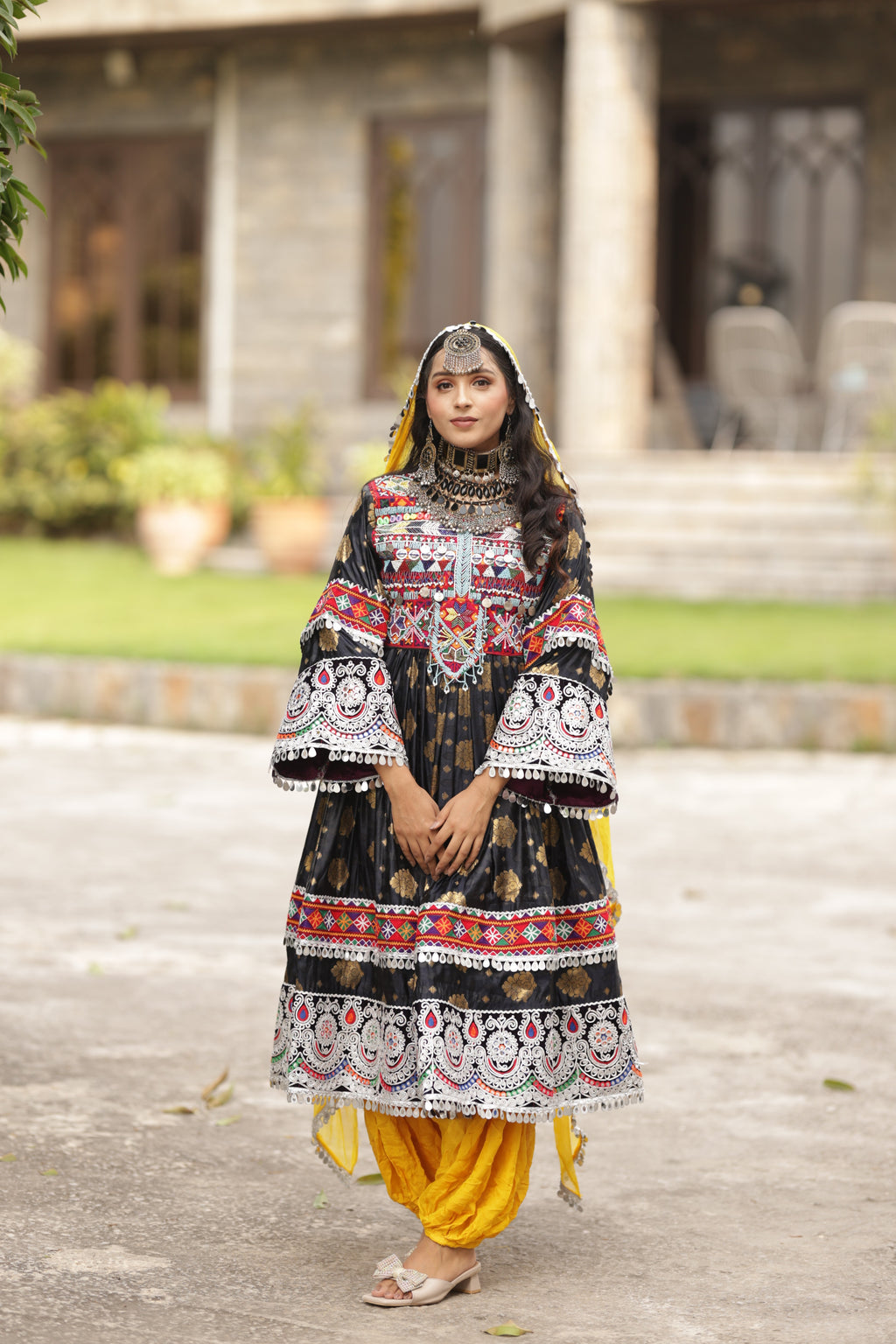ZAREEN (زرين)